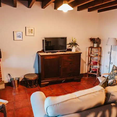 El Acebo Country house *